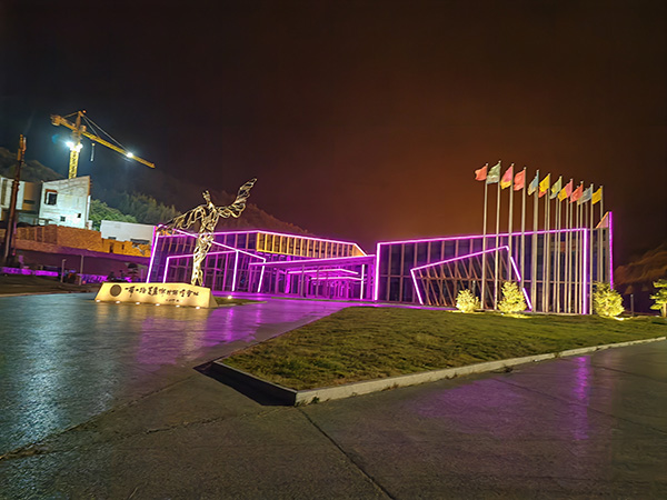 城市亮化是现代城市建设的重要组成部分，它不仅可以美化城市的夜景，还能提升城市的整体形象。随着科技的不断进步，城市亮化也得到了更多的关注和创新。本文将介绍一些关于城市亮化的创意和技术，帮助读者了解昂仁城市亮化的重要性以及如何进行昂仁城市亮化的规划和实施。