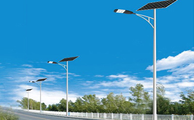 农村道路装昂仁太阳能路灯选多大瓦数实测