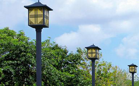 太阳能昂仁庭院灯怎么选亮度与续航更耐用